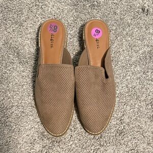 Indigo Road Women's Brown Perforated Mules